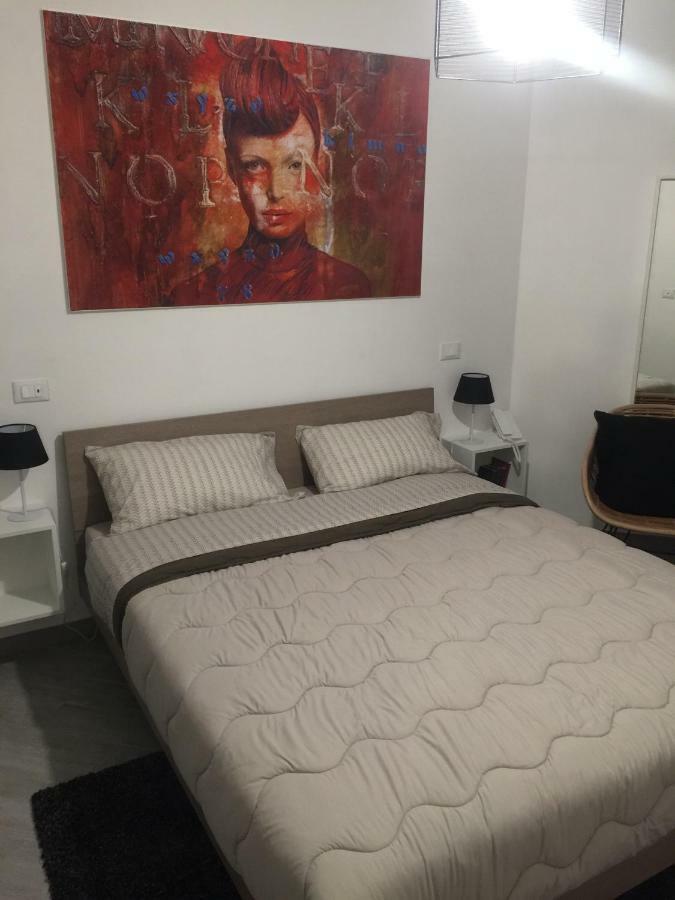 Ferienwohnung Sosta Rock Casal Palocco Exterior foto