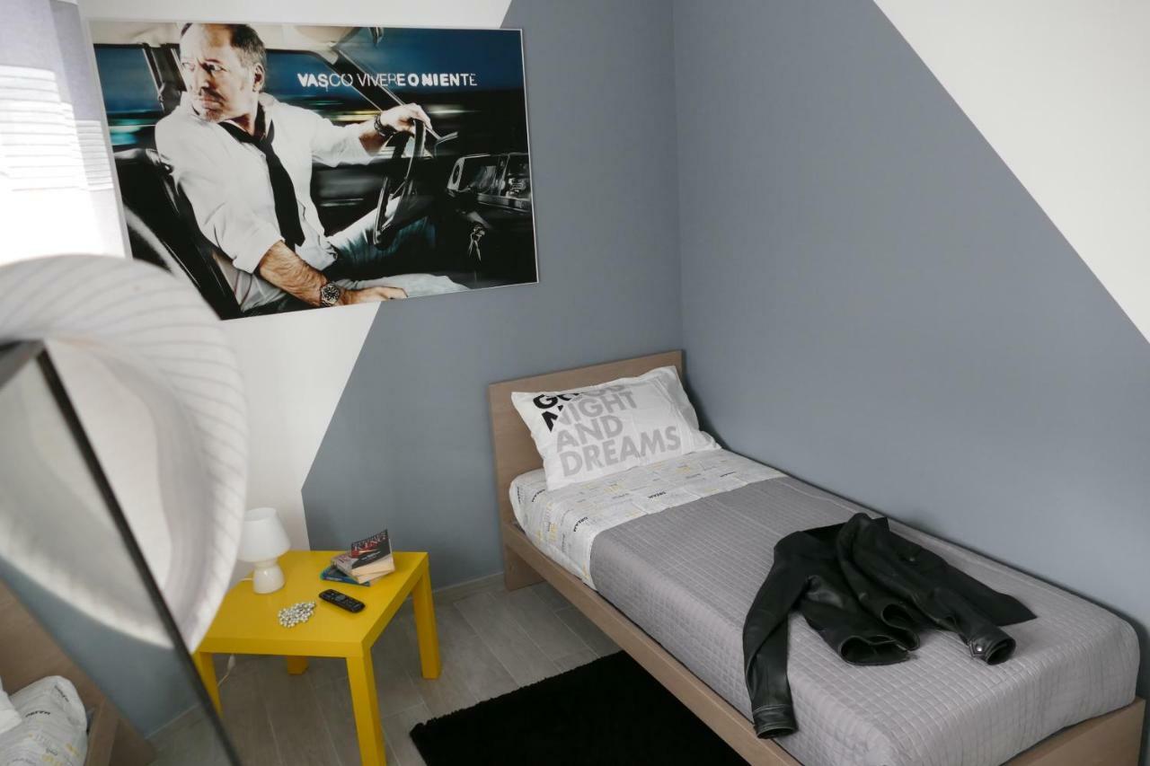 Ferienwohnung Sosta Rock Casal Palocco Exterior foto