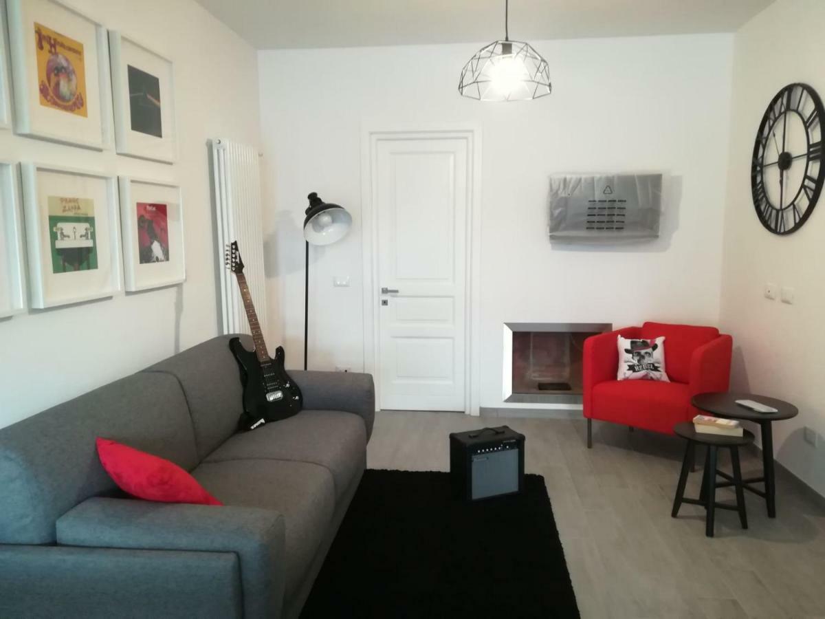 Ferienwohnung Sosta Rock Casal Palocco Exterior foto
