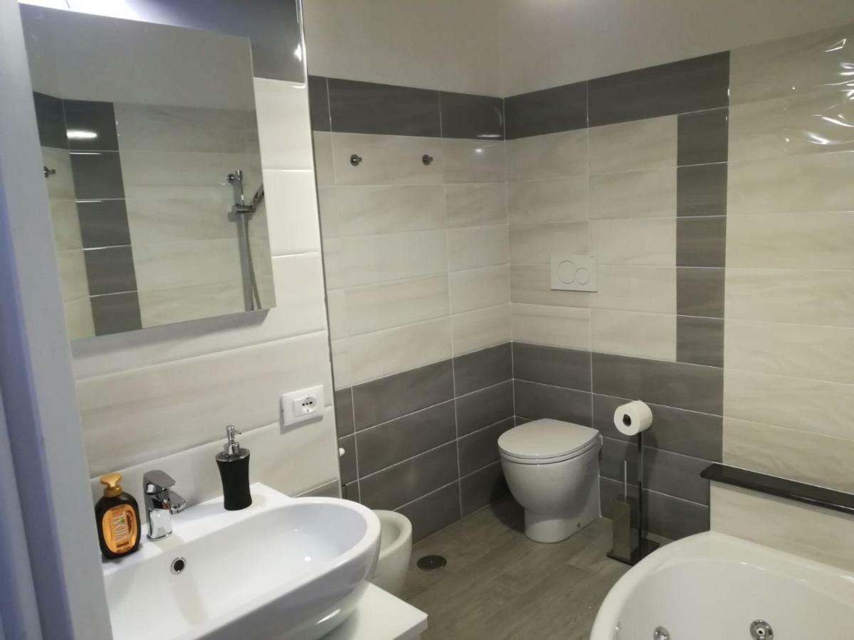 Ferienwohnung Sosta Rock Casal Palocco Exterior foto