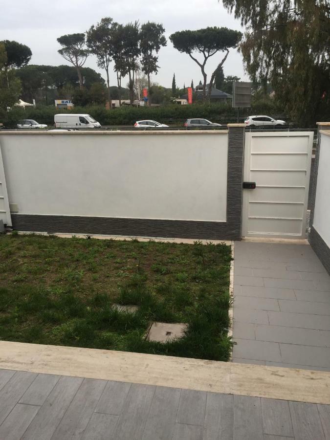 Ferienwohnung Sosta Rock Casal Palocco Exterior foto