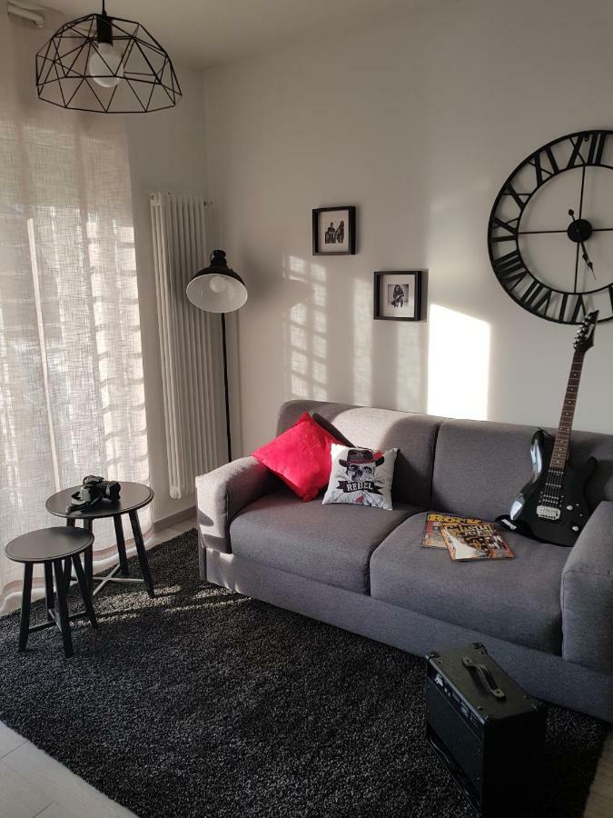 Ferienwohnung Sosta Rock Casal Palocco Exterior foto