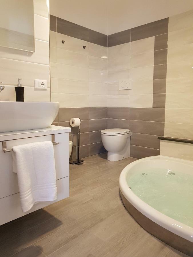 Ferienwohnung Sosta Rock Casal Palocco Zimmer foto